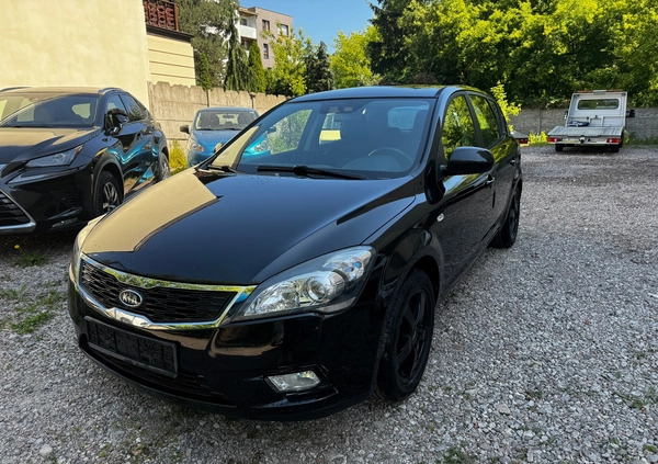 Kia Ceed cena 17600 przebieg: 140000, rok produkcji 2009 z Łódź małe 301
